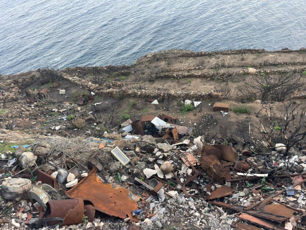 'Rifiuti zero' a Pantelleria:  proseguono le attività di bonifica delle aree naturali
