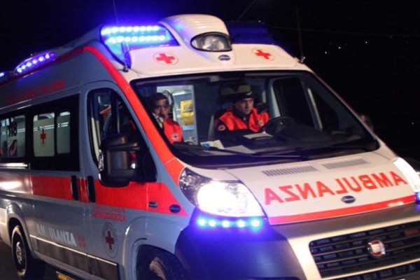 Bimbo nasce in ambulanza, mamma e figlio trasferiti a Mazara del Vallo