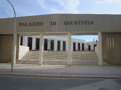 Maltrattamenti e violenza sessuale, imprenditore di Castelvetrano condannato a nove anni
