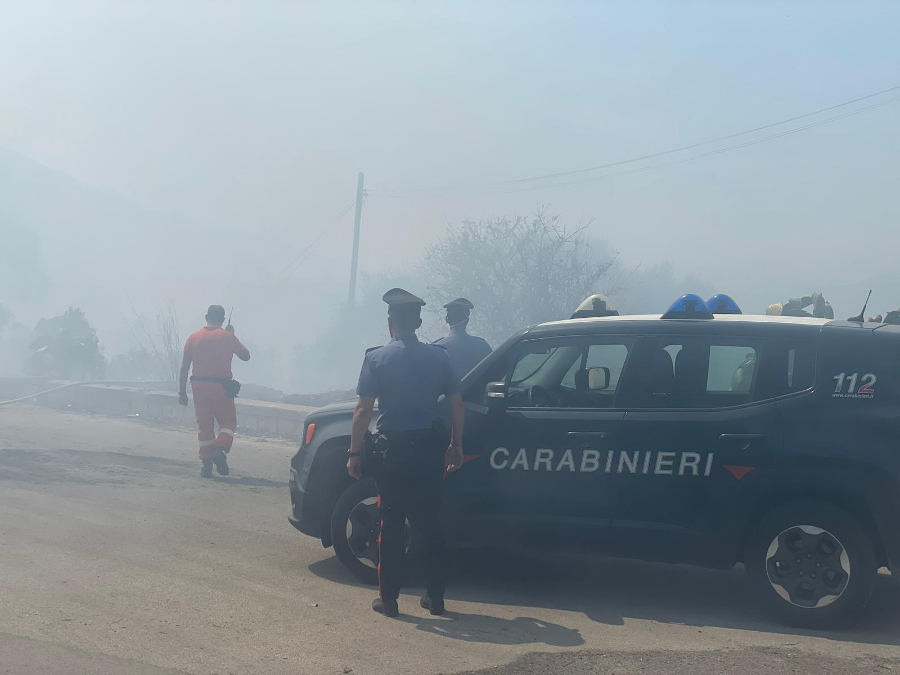 Domenica di roghi nel trapanese