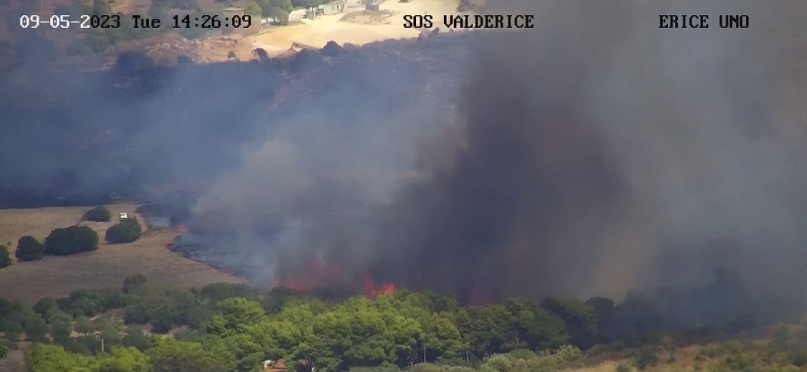 Incendio in contrada Misericordia a Valderice