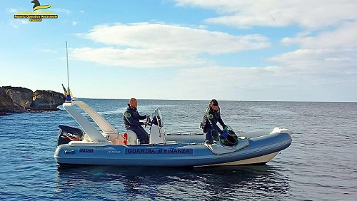 Trapani: controlli da parte dei finanzieri della sezione navale