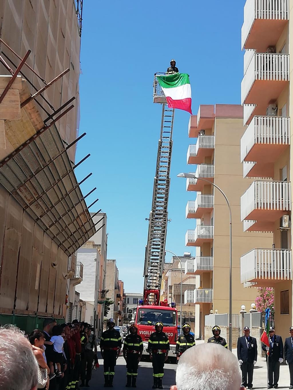 Trapani, scoperta targa in ricordo dei Vigili del Fuoco Carriglio e Giaconia
