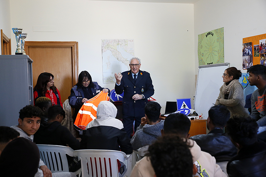 Valderice, corso di Educazione stradale per gli immigrati del SAI di Bonagia