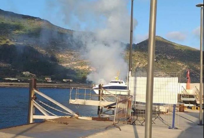 Favignana, fiamme a bordo dell’aliscafo