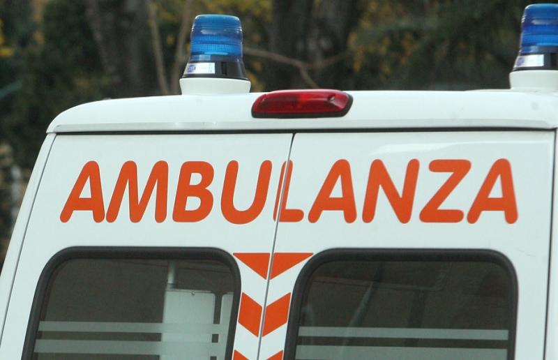 Castellammare, precipita dal balcone: muore in ospedale