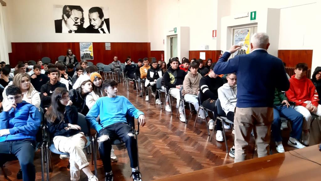 Continuano gli incontri dell’ANSMeS con gli studenti dell’Istituto “Calvino-Amico” 