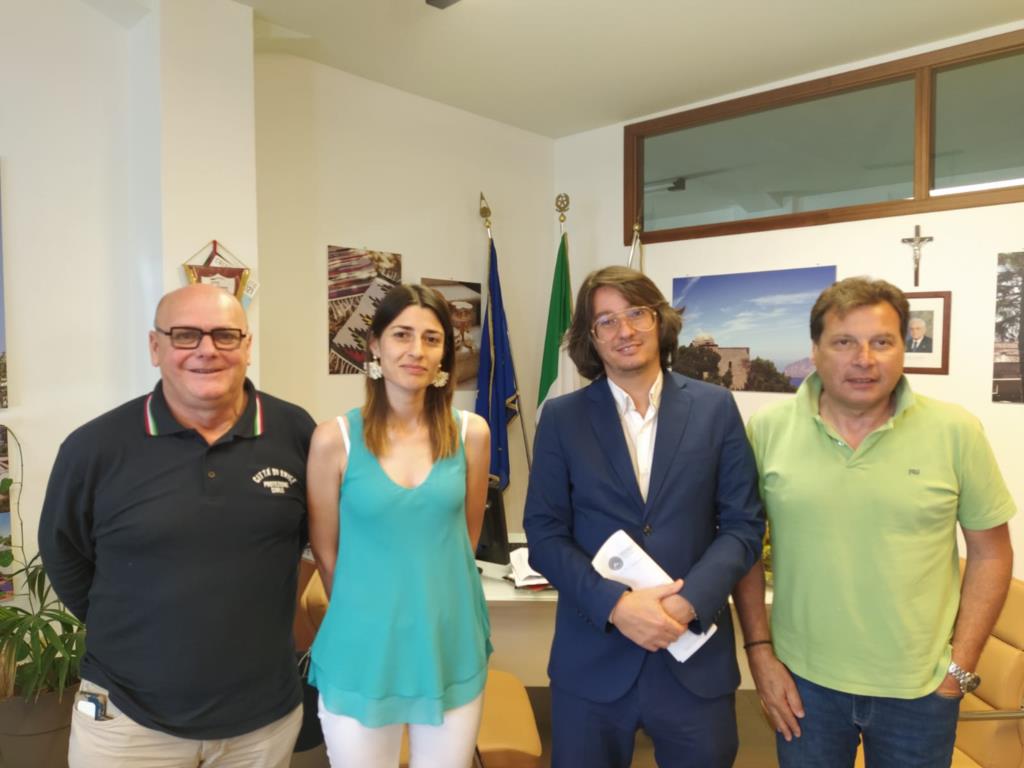 Erice, visita istituzionale degli onorevoli Ciminnisi e Safina alla sala operativa antincendio