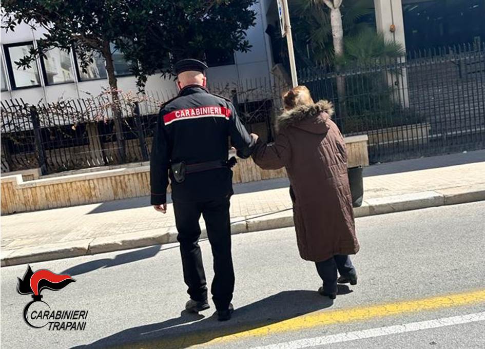 Castellammare del Golfo, finto Carabiniere truffa un'anziana: ai domiciliari