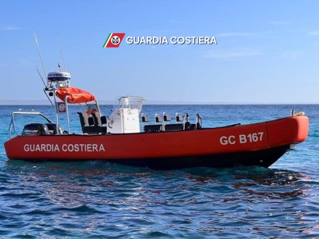 Trapani, soccorso natante in avaria nelle acque di Favignana