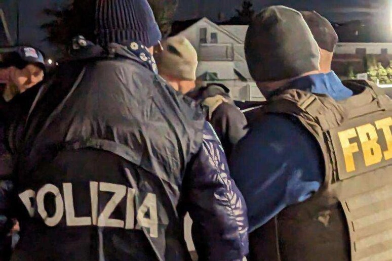 Mafia: ricercato uno dei boss sfuggito al blitz di polizia e Fbi