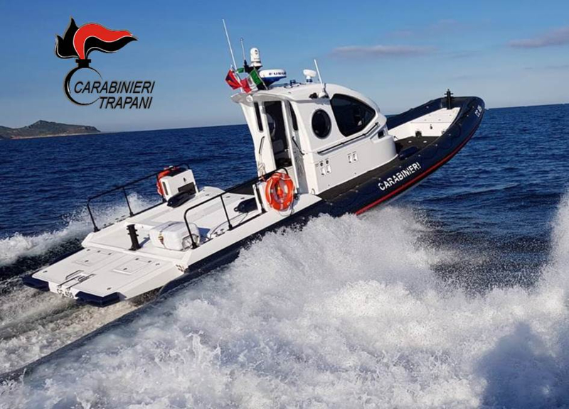 Favignana: non riesce più a raggiungere la barca a causa della corrente, salvata dai carabinieri