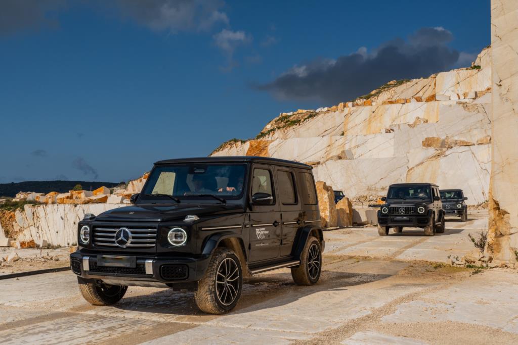 La «Mercedes-Benz» in tour tra le cave di marmo di Custonaci