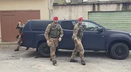 Campobello, nel covo del boss anche il reparto Cacciatori di Sicilia