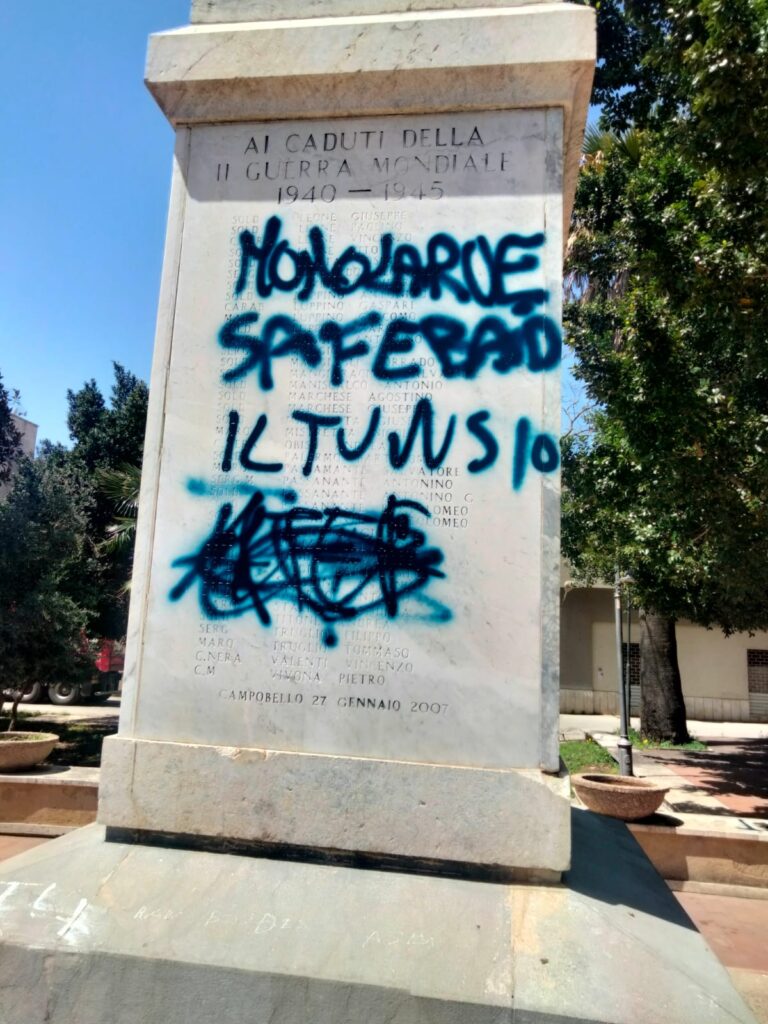 Campobello, atto vandalico al monumento del Milite Ignoto