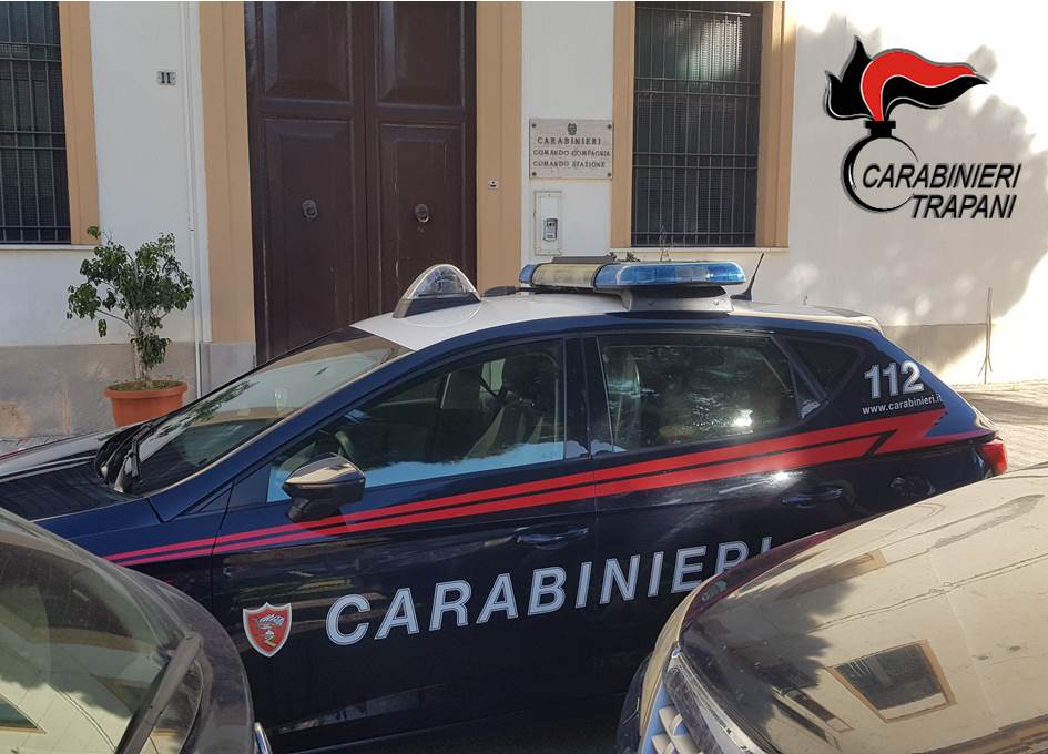 Alcamo, brucia un cumulo di rifiuti: denunciato un 69enne