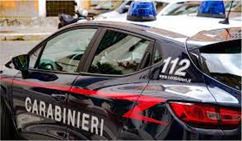 Macchia di sangue in via Poeta Calvino a Trapani, indagano i carabinieri