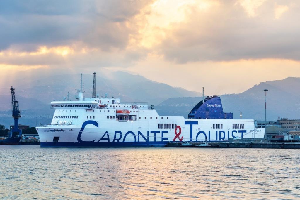 Isole minori, accordo Regione-Caronte&Tourist: scongiurato lo stop ai collegamenti dal primo ottobre