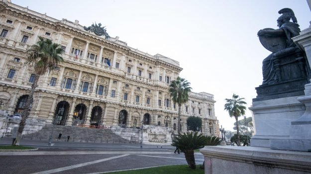 Condannato per pedofilia ex consigliere della Provincia di Trapani