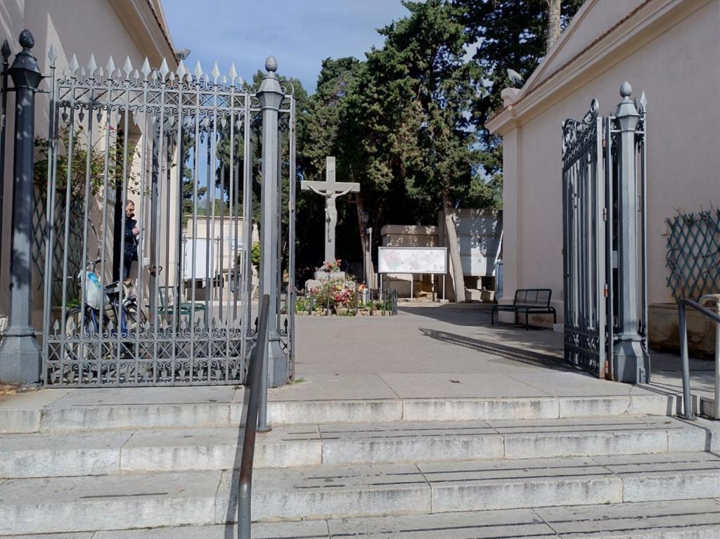 Cimitero di Trapani, si inizia a dare sepoltura alle oltre 170 salme giacenti in attesa