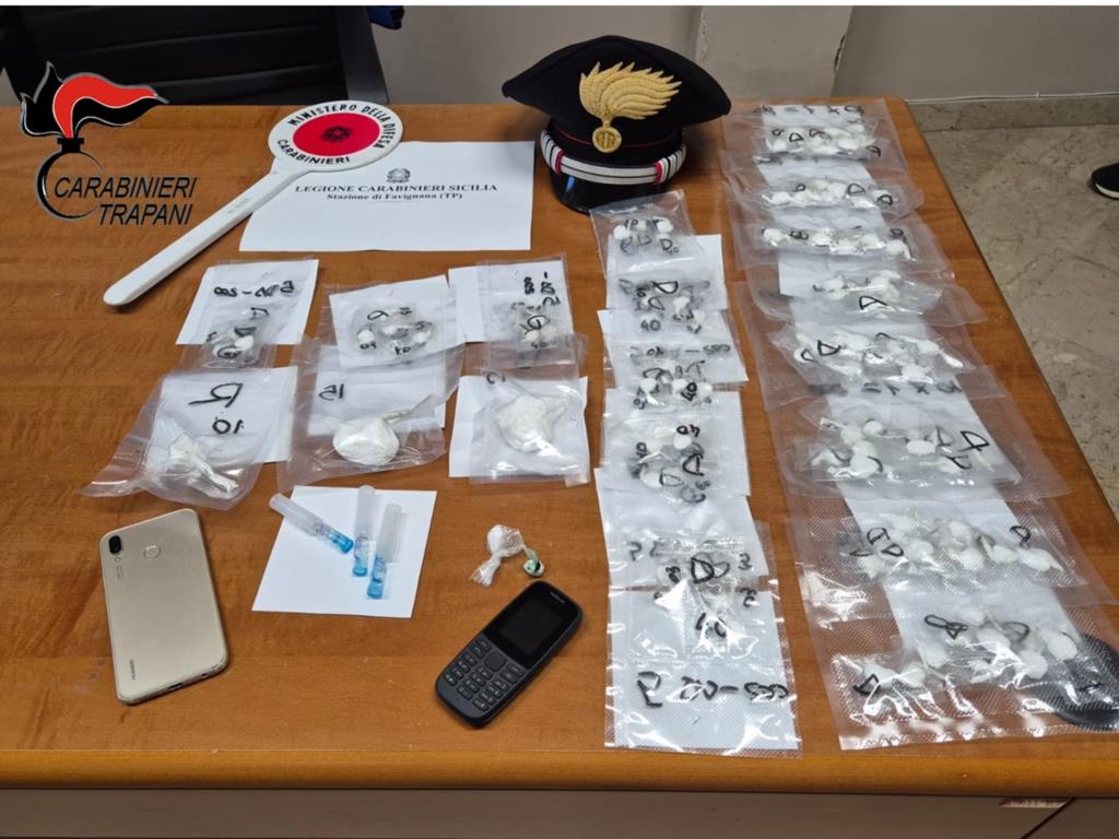 Favignana, sbarca sull'isola con 300 grammi di cocaina: arrestato