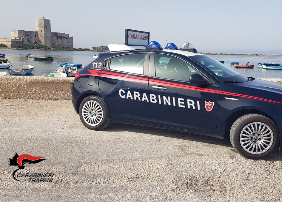 Trapani: munizioni e droga in casa, denunciato un giovane