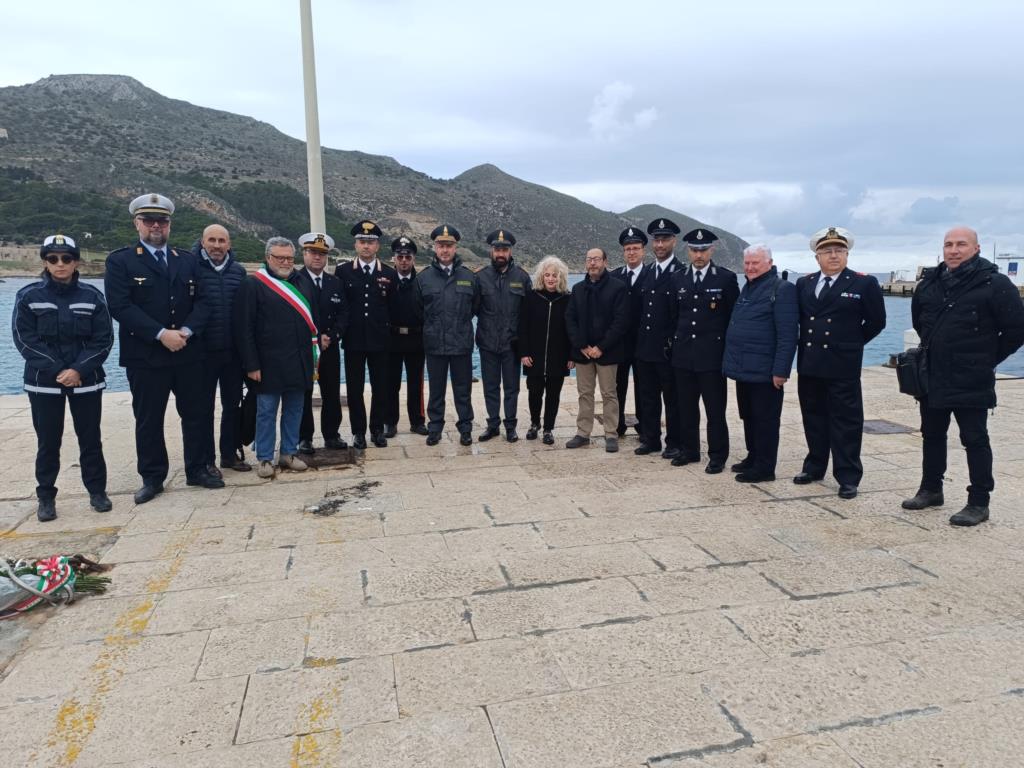 Commemorato oggi a Favignana l’agente Giuseppe Barraco