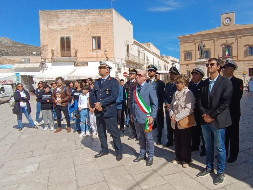 Commemorate a Favignana le 101 vittime del bombardamento del 6 maggio del 1943