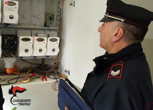 Paceco: alimenta casa e officina attraverso un allaccio abusivo all'energia elettrica