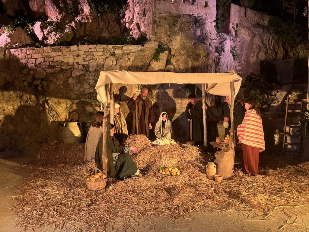 Valderice, la Bibbia nel Parco illumina il Borgo di San Marco: successo per la prima serata