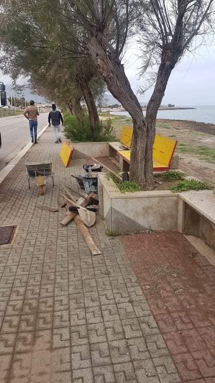 Custonaci, nuove panchine sul lungomare di Cornino