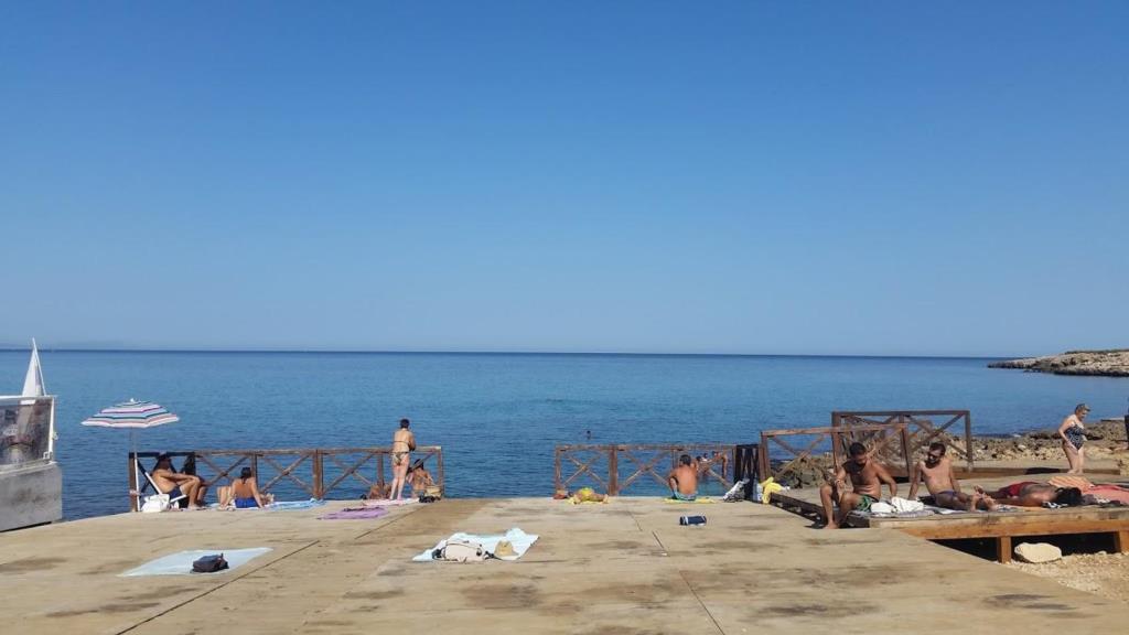 Cornino, tromba d'aria in spiaggia
