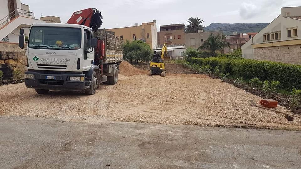 Custonaci, nuove panchine sul lungomare di Cornino