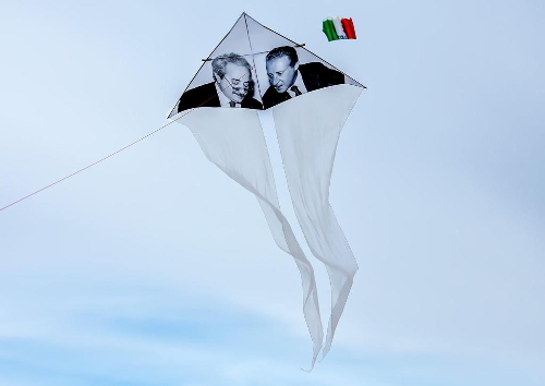Con il naso all'insù per ricordare Falcone e Borsellino