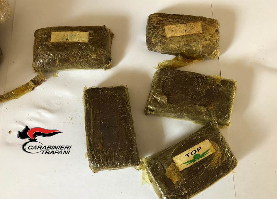Campobello di Mazara, altri pacchi di hashish ritrovati in spiaggia