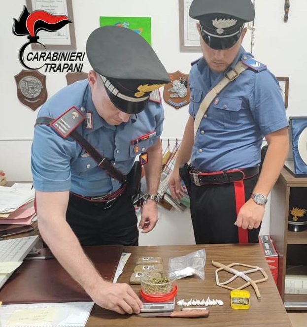 Pantelleria, sopresi con la droga in un dammuso: arrestati