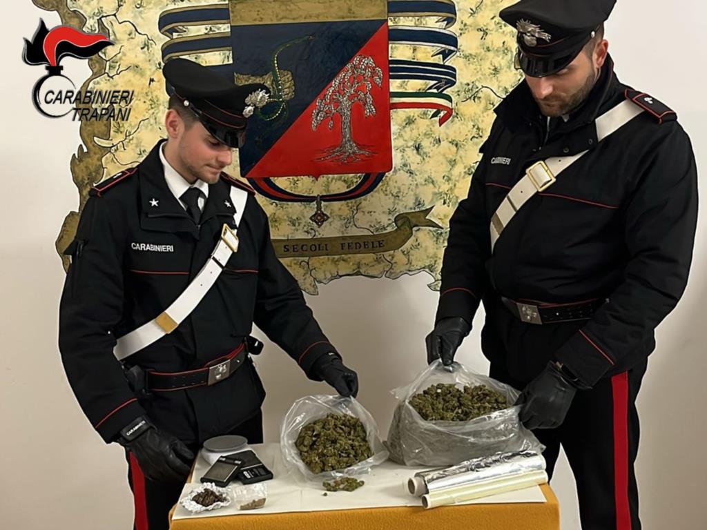 Petrosino, era ai domiciliari ma continuava a spacciare: arrestato