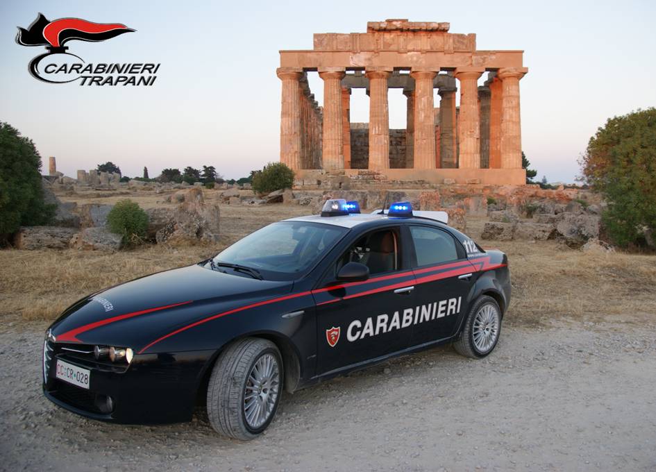 Castelvetrano, rubano una borsa e prelevano denaro con la carta di credito: denunciati in due