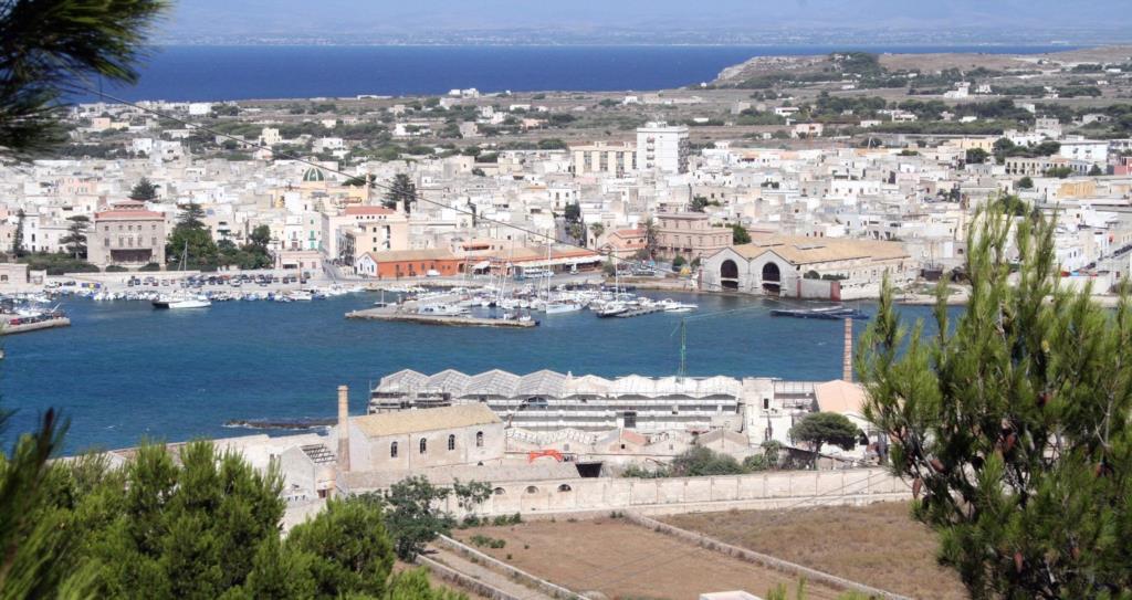 Favignana, ex base militare sarà resort di lusso