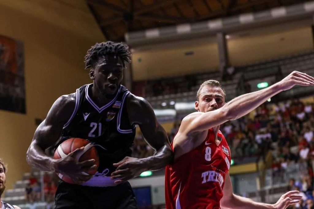 Trapani Shark: grande vittoria in trasferta a Trieste nei quarti di Supercoppa