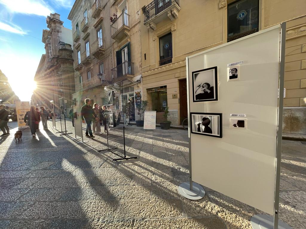 Trapani, inaugurata la mostra fotografica 'Questa non l’ho fatta io'
