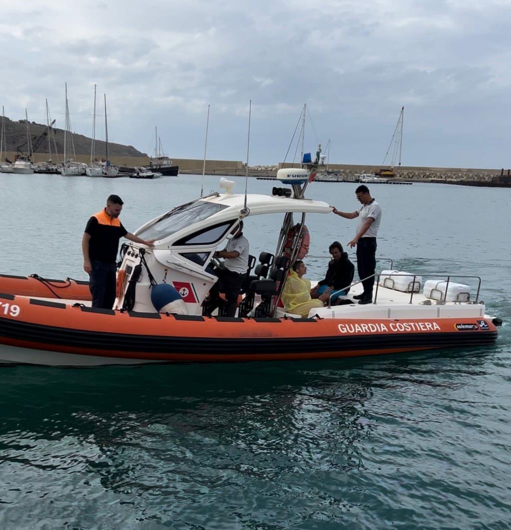 Operazione 'Mare sicuro', la Capitaneria salva 4 persone