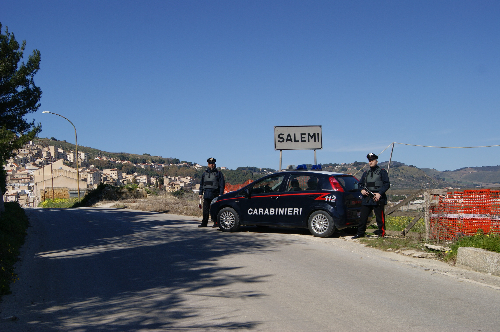 Salemi: violazione degli arresti domiciliari e truffa, due arresti