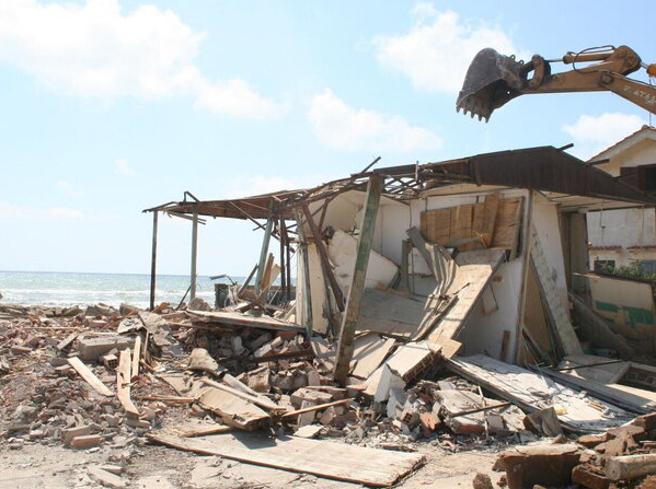 Marsala, si alimentano le speranze di alcuni proprietari di case abusive