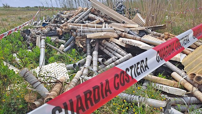 Mazara, rifiuti a Capo Feto: sequestrata un'area di 100 metri quadri