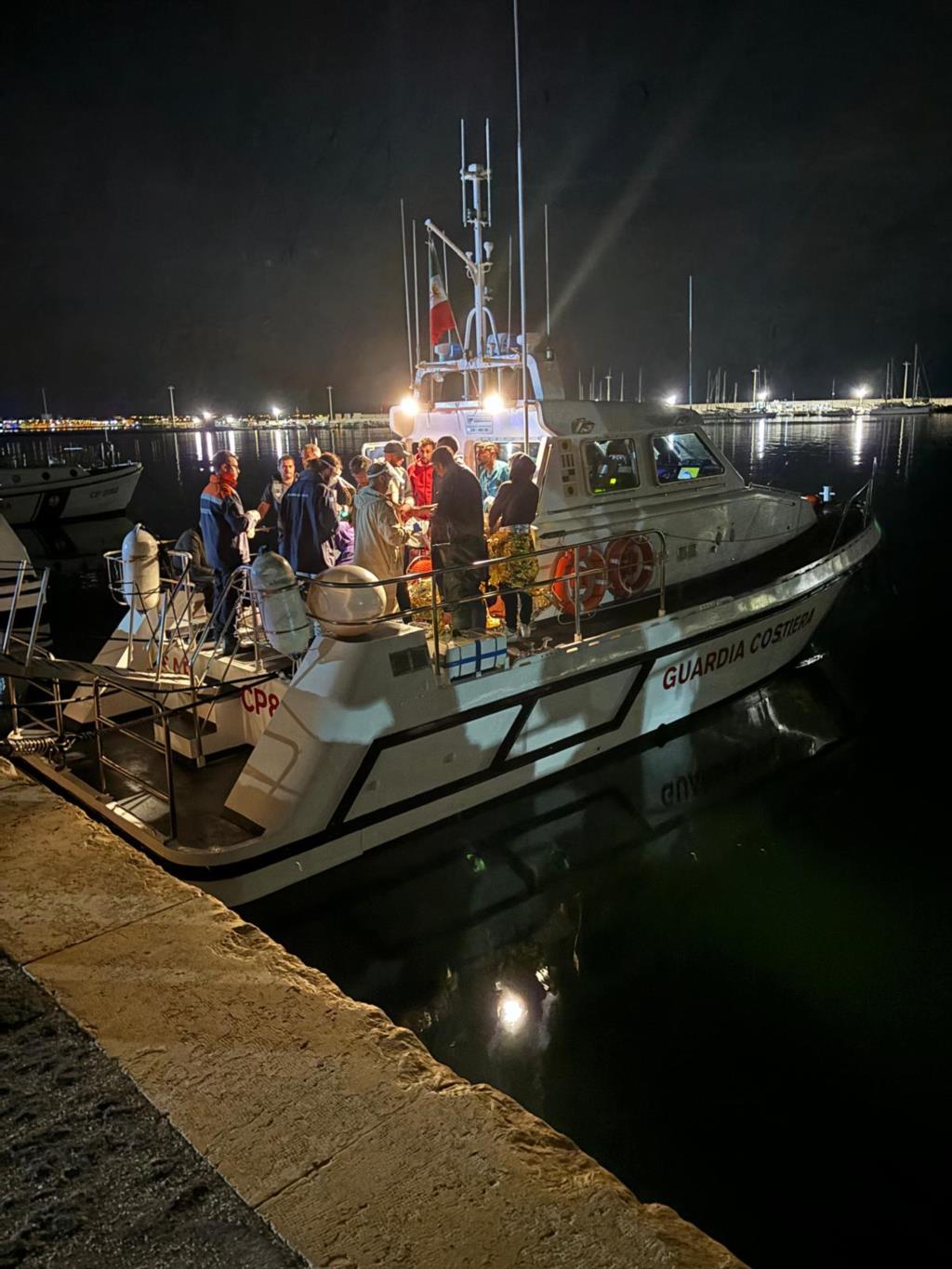 Mazara, undici persone salvate dalla Guardia Costiera a dieci miglia dal porto