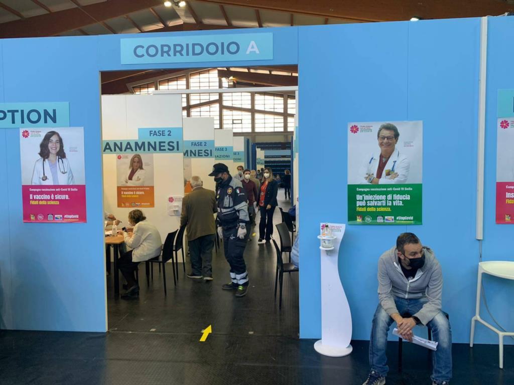 Alcamo, aperto stamattina il nuovo hub vaccinale