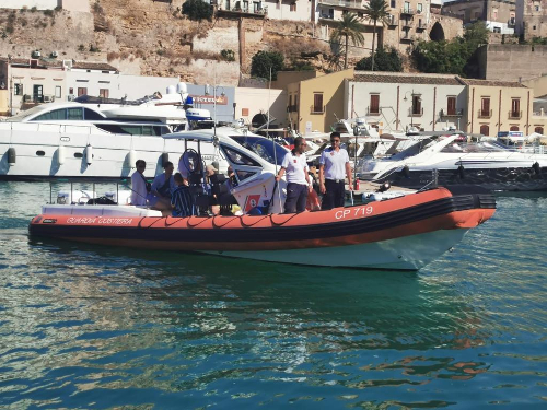 Sei turisti inglesi salvati dalla Guardia Costiera di Castellammare del Golfo