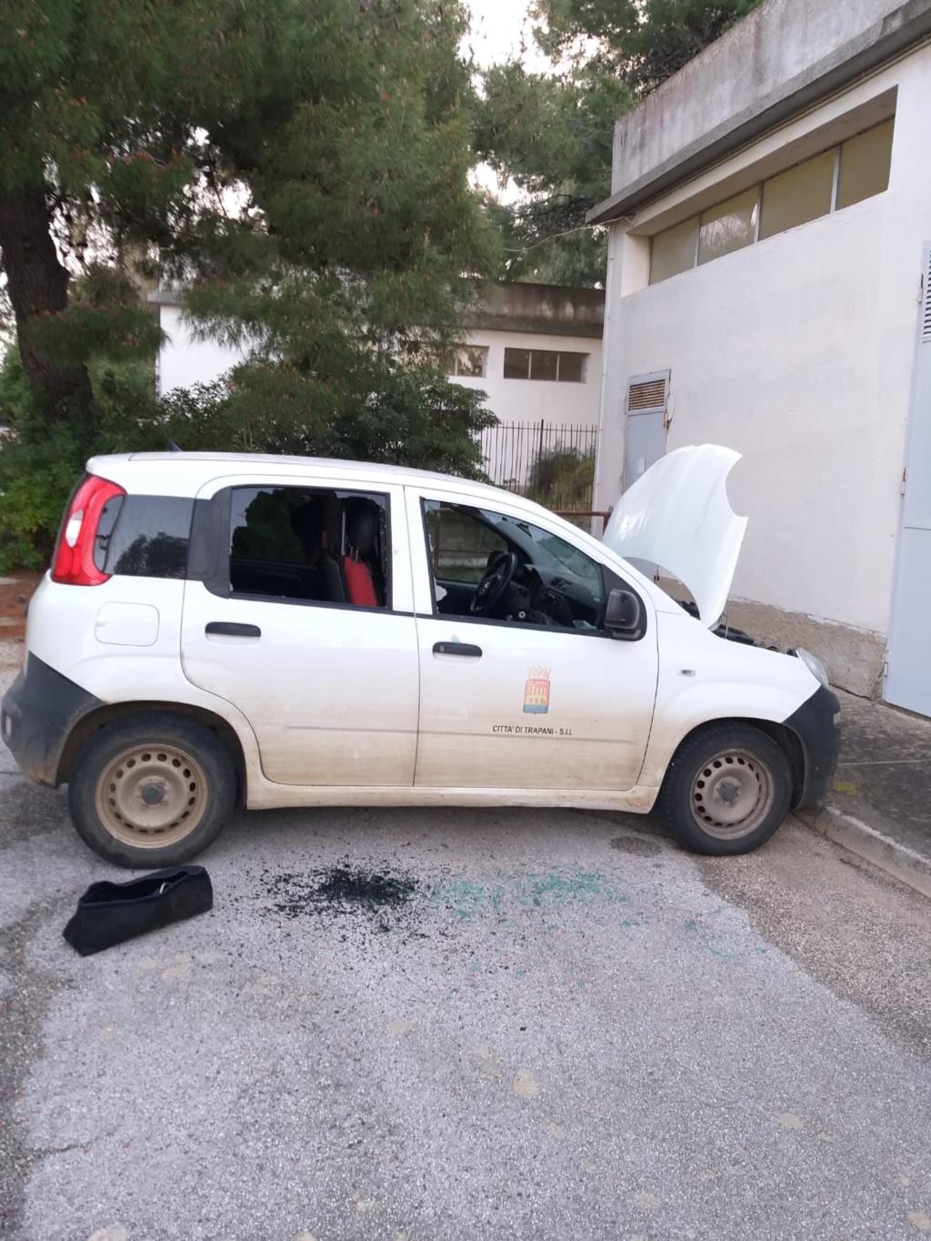 Nuovo atto criminale a Bresciana, danni ad un pozzo e all'auto di servizio