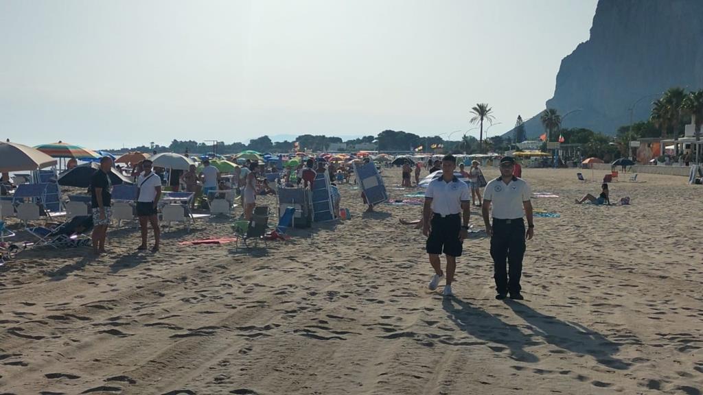 San Vito Lo Capo, controlli a tappeto in tutta la spiaggia libera
